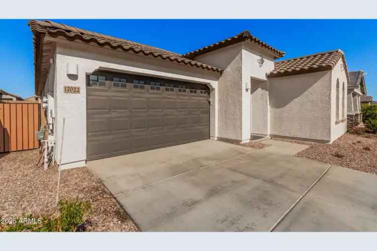 Single-family house For Sale in 17022, West Echo Lane, Waddell, Arizona