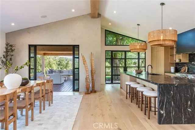 Single-family house For Sale in Hidden Hills, California