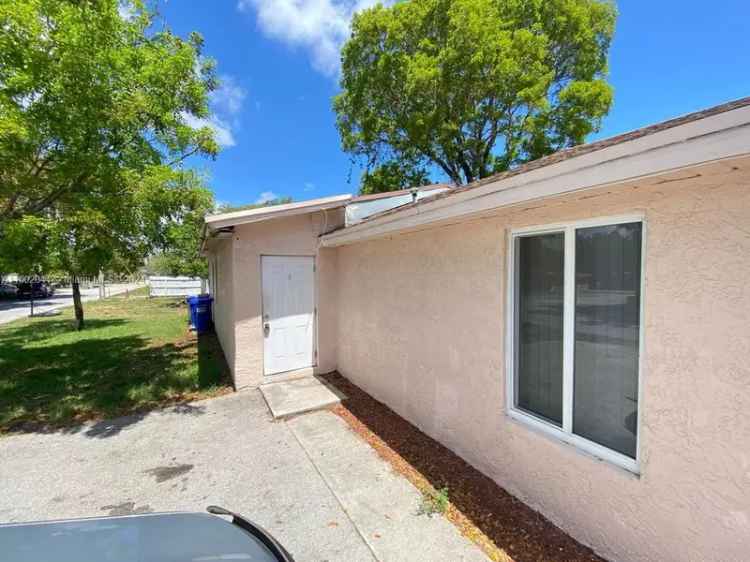 Multi-family house For Sale in Pompano Beach, Florida