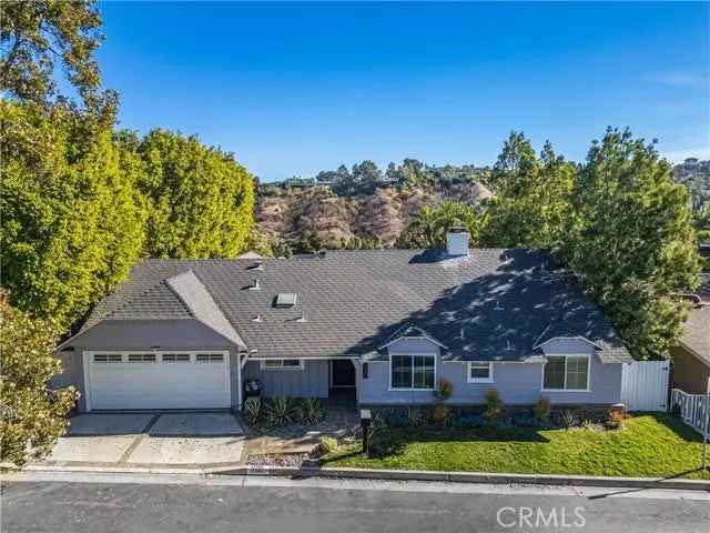 Single-family house For Sale in 15501, Briarwood Drive, Los Angeles, California