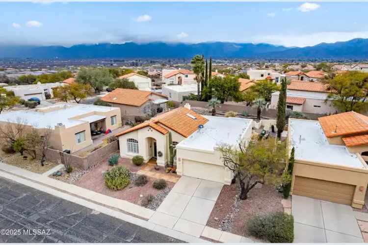 Single-family house For Sale in 212, North Fenceline Drive, Tucson, Arizona