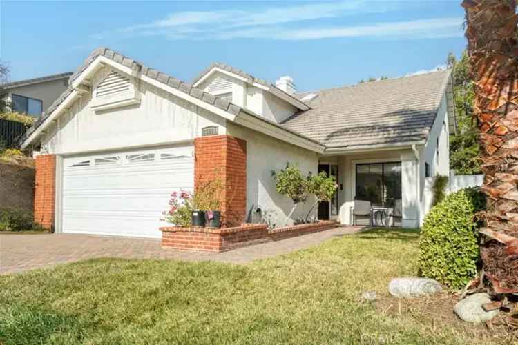 Single-family house For Sale in Calabasas, California