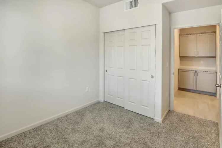 Single-family house For Sale in Roseville, California