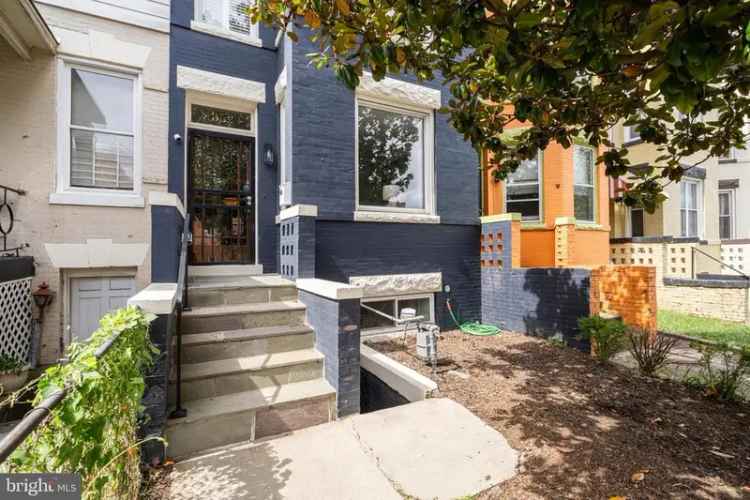 House For Sale in 3524, 11th Street Northwest, Washington, District of Columbia