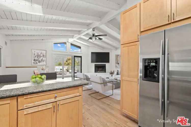 Single-family house For Sale in 26205, Fairside Road, Unincorporated Santa Monica Mountains, California