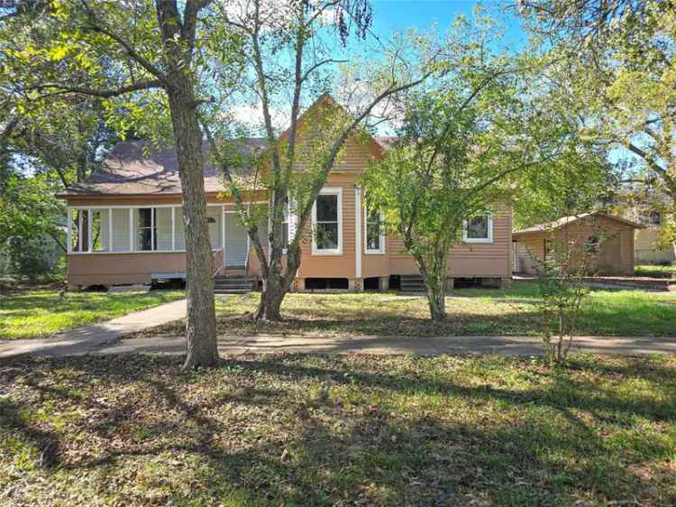 Single-family house For Sale in 2816, Avenue G, Bay City, Texas