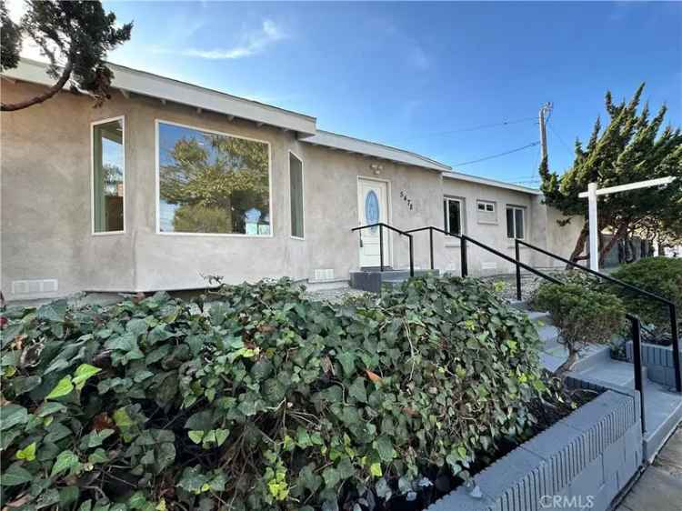 Single-family house For Sale in Long Beach, California