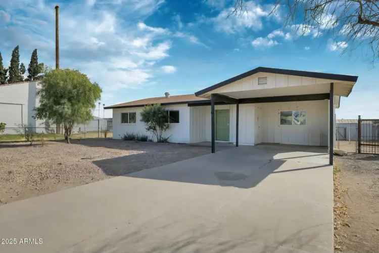 Single-family house For Sale in 105, West Baseline Road, Buckeye, Arizona