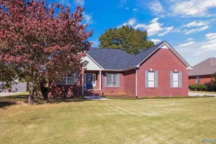 Single-family house For Sale in 22041, Saratoga Drive, Athens, Alabama