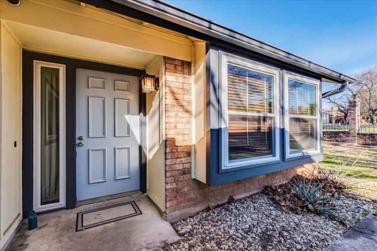 Condo For Sale in 9222, Singing Quail Drive, Austin, Texas