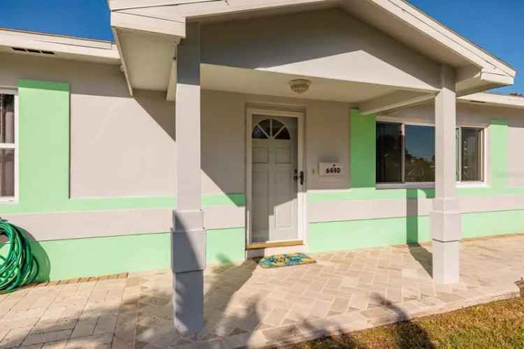 Single-family house For Sale in 6440, 17th Street North, Saint Petersburg, Florida