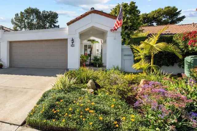 Single-family house For Sale in 4661, Cordoba Way, Oceanside, California