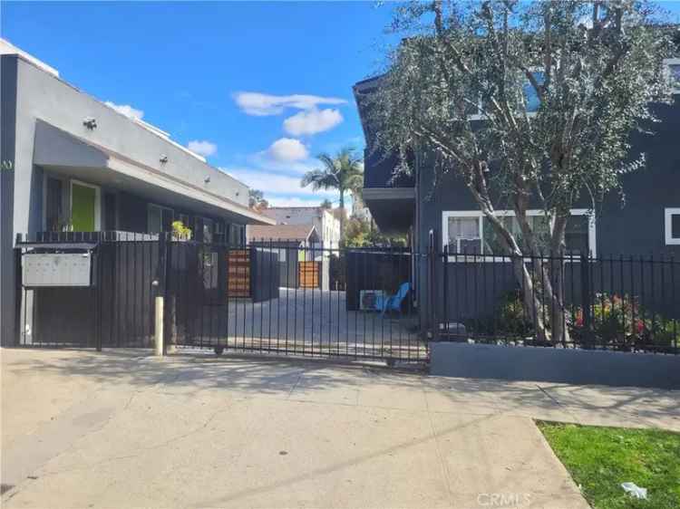 Multi-family house For Sale in 608, North Rampart Boulevard, Los Angeles, California