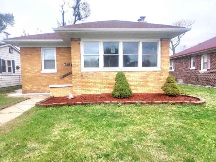 Single-family house For Sale in 735, Garfield Street, Gary, Indiana