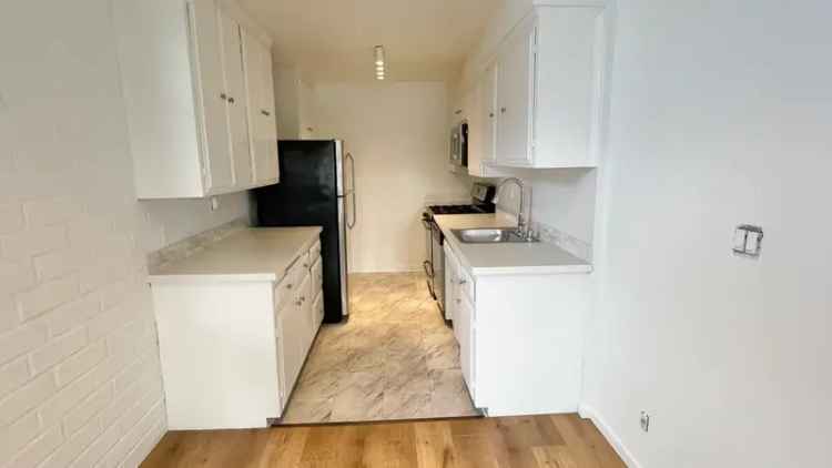 West Hollywood 1 Bed 1 Bath Apartment for Rent