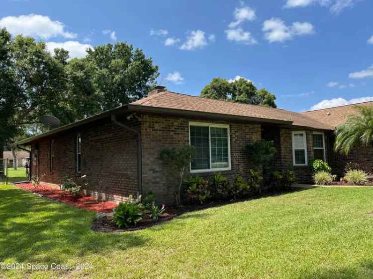 Single-family house For Sale in Palm Bay, Florida