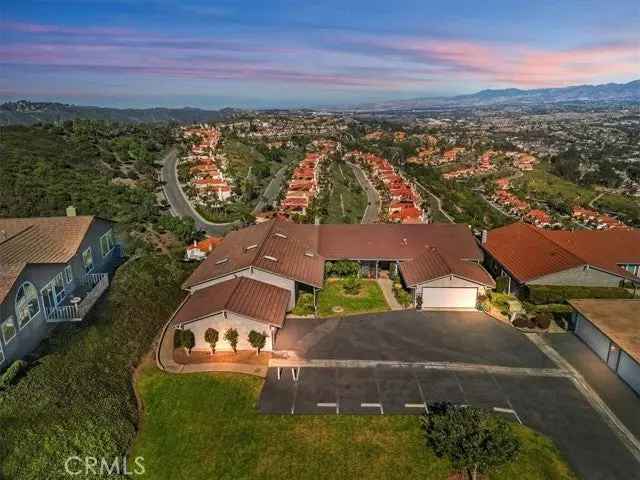 Single-family house For Sale in 31144,31146, Flying Cloud Drive, Laguna Niguel, California