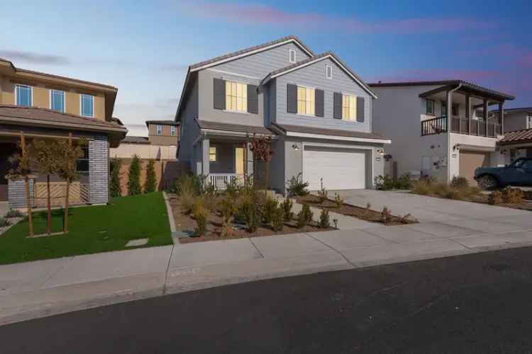 3-Bedroom 25-Bath Modern Home in Amenity Rich Community