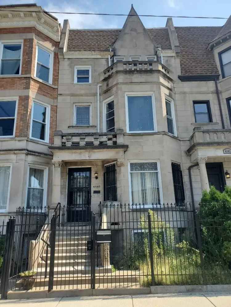 Single-family house For Sale in 4943, South Vincennes Avenue, Chicago, Illinois