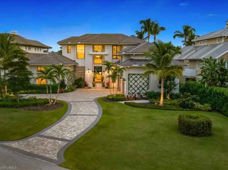 Single-family house For Sale in Naples, Florida