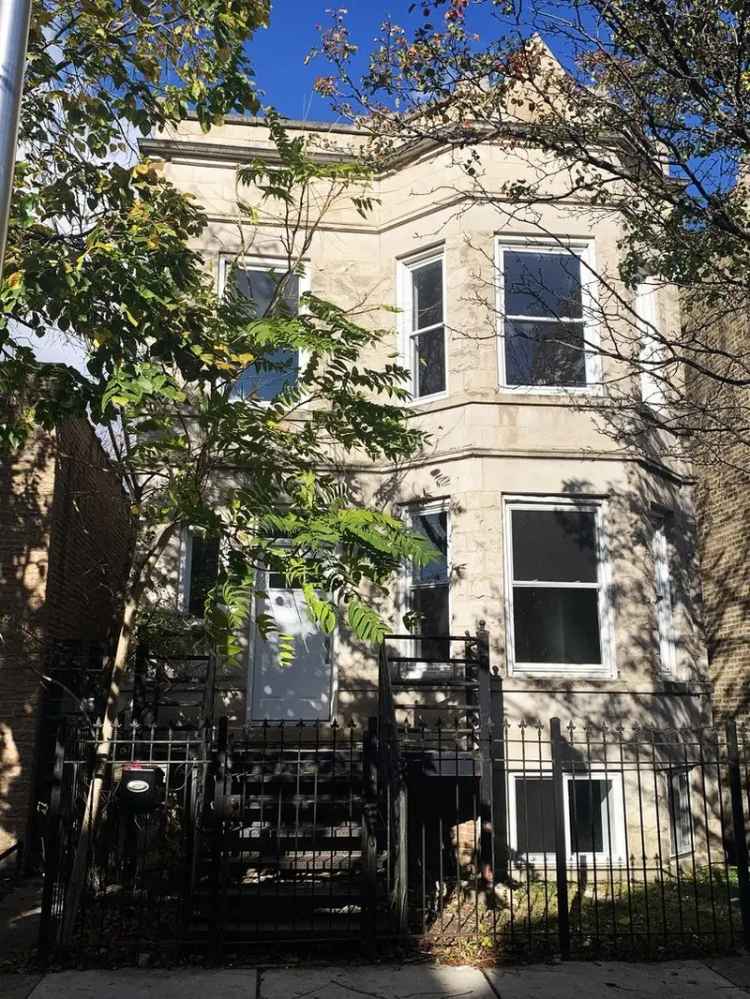 Multi-family house For Sale in 3234, West Hirsch Street, Chicago, Illinois