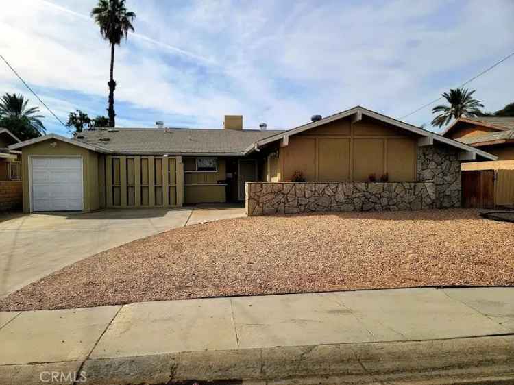 Single-family house For Sale in 42715, Kansas Street, Palm Desert, California