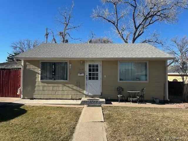 Single-family house For Sale in 2695, South Knox Court, Denver, Colorado