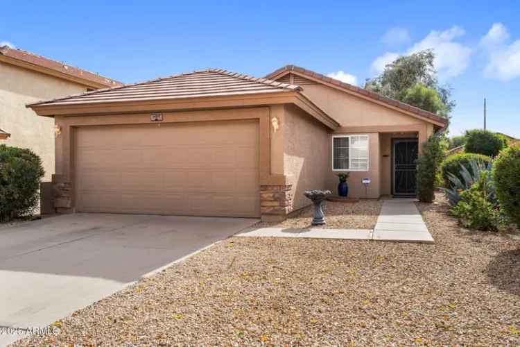 Single-family house For Sale in 1107, East Lakeview Drive, San Tan Valley, Arizona