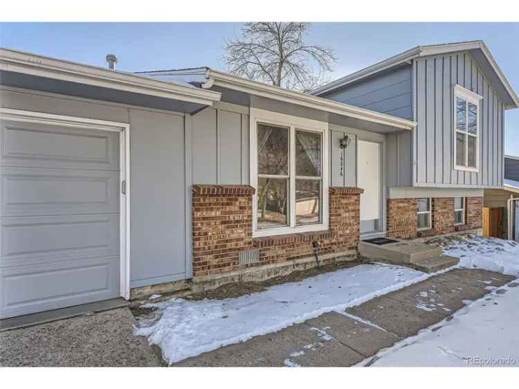 Single-family house For Sale in 16046, East Harvard Avenue, Aurora, Colorado