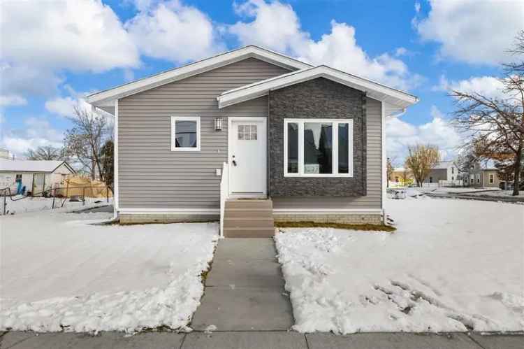 Single-family house For Sale in 1223, 1st Street Southwest, Cedar Rapids, Iowa