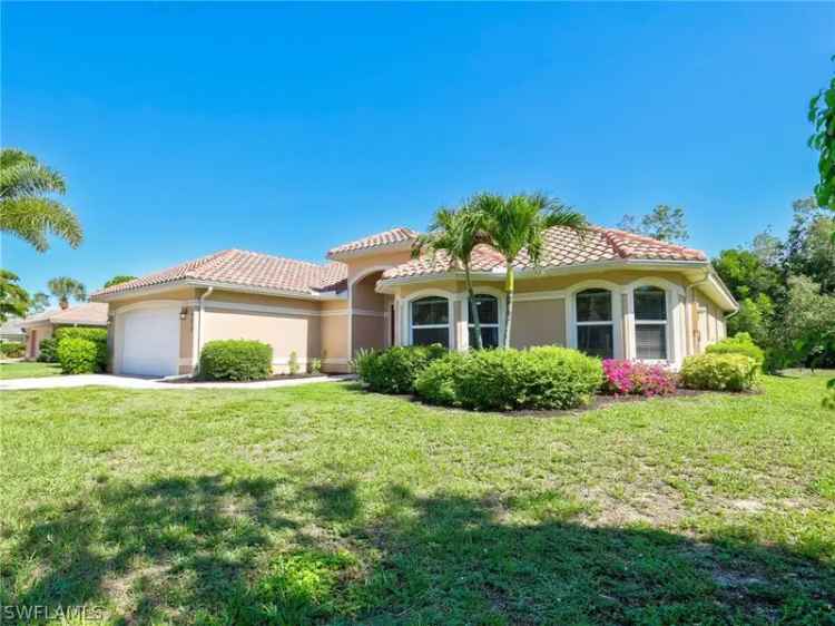 Single-family house For Sale in Bonita Springs, Florida