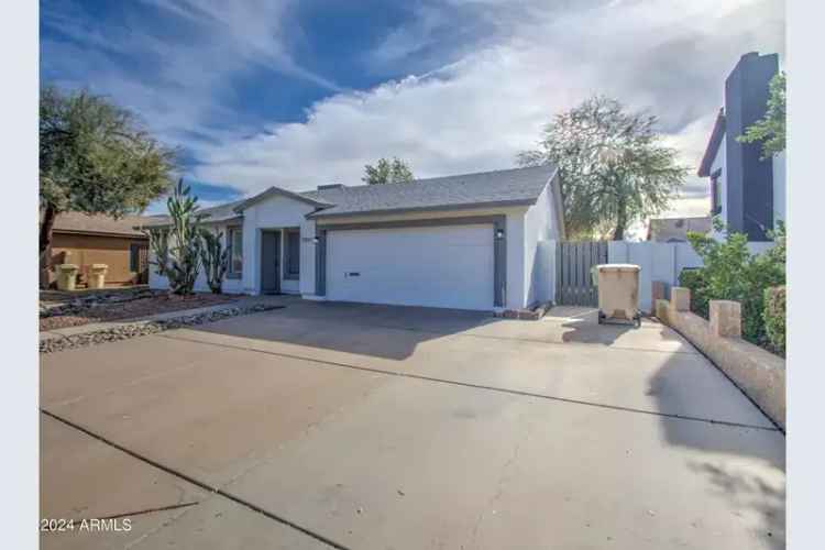 Single-family house For Sale in 7431, West Ocotillo Road, Glendale, Arizona