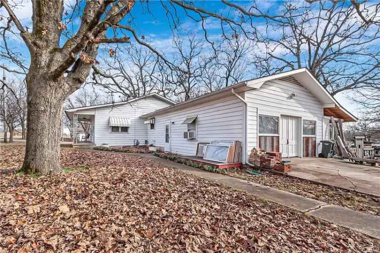 Single-family house For Sale in 1967, East Huntsville Road, Fayetteville, Arkansas