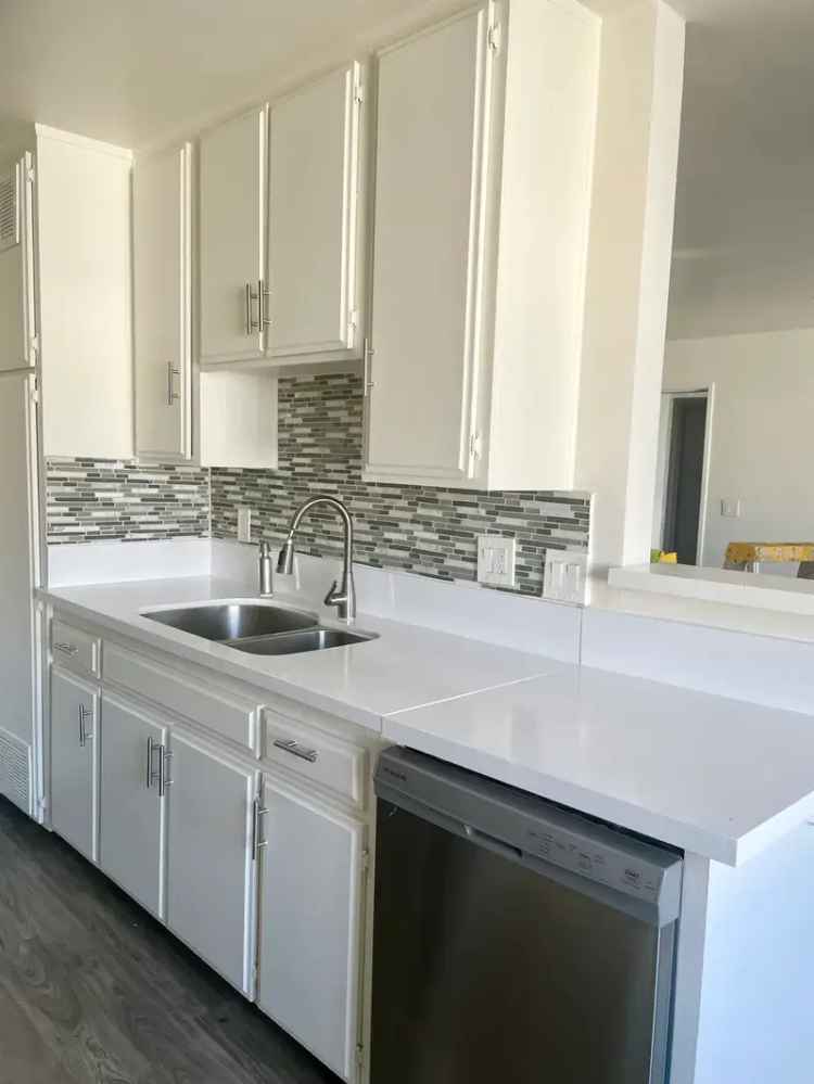 2 Bedroom Apartment in Hollywood - Modern & Spacious