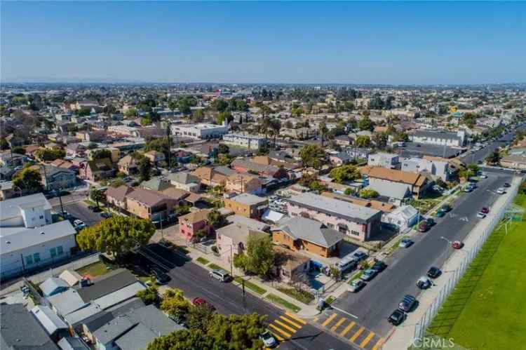 Multi-family house For Sale in 4607, Wadsworth Avenue, Los Angeles, California