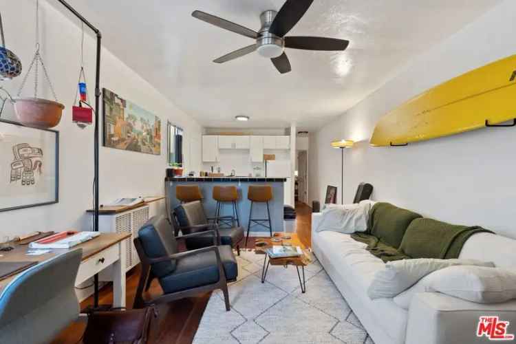 Condo For Sale in 31, South Venice Boulevard, Los Angeles, California