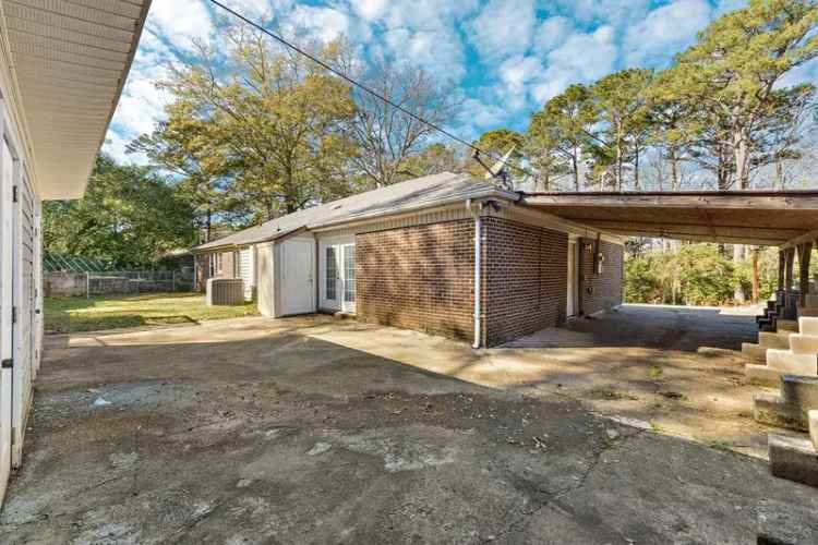 Single-family house For Sale in 406, Douglas Brown Circle, Enterprise, Alabama