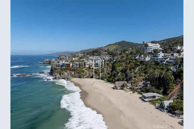 Single-family house For Sale in 31899, Circle Drive, Laguna Beach, California