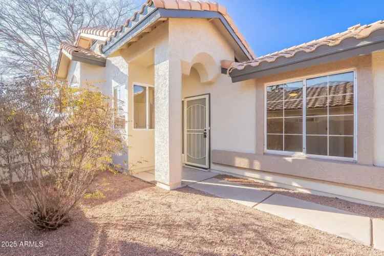 Single-family house For Sale in 72, South Willow Creek Street, Chandler, Arizona