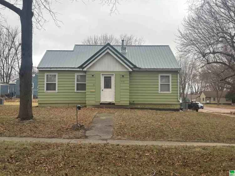 Single-family house For Sale in 901, South Tama Street, Rock Rapids, Iowa