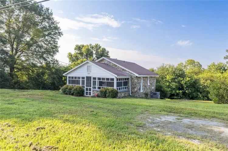 Single-family house For Sale in Calhoun, Georgia