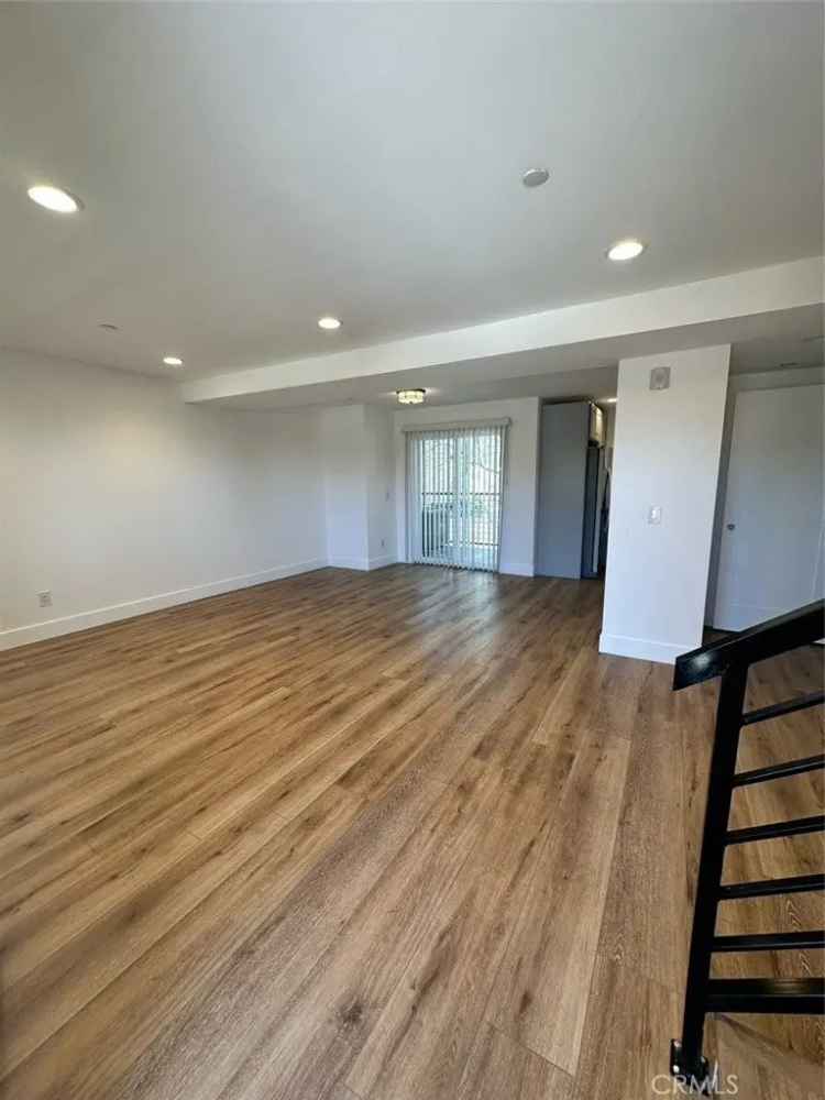 Multi-family house For Sale in 1271, West 39th Place, Los Angeles, California