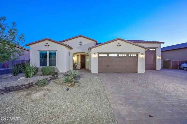 Single-family house For Sale in 16871, West Cielo Grande Avenue, Surprise, Arizona