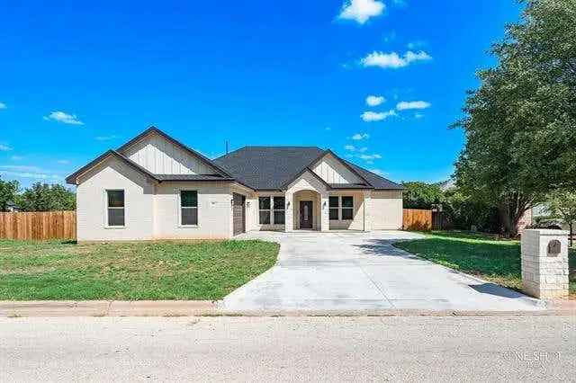 Single-family house For Sale in 802, Waters Edge Drive, Abilene, Texas