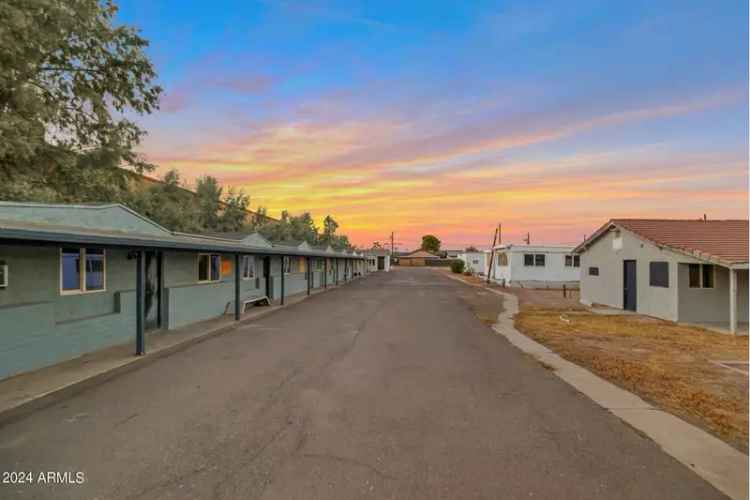 Multi-family house For Sale in 518, East Western Avenue, Avondale, Arizona