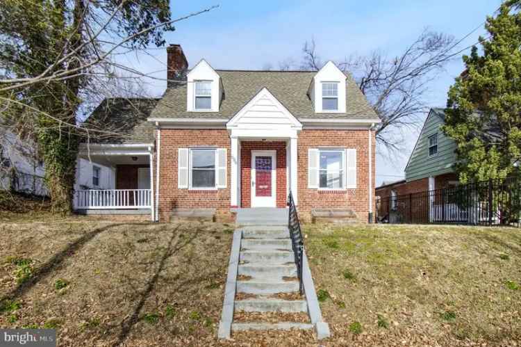 Single-family house For Sale in 609, Tewkesbury Place Northwest, Washington, District of Columbia