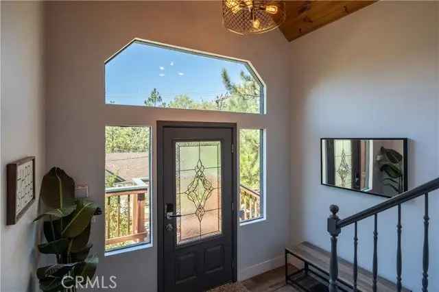 Single-family house For Sale in 1315, Sequoia Drive, Lake Arrowhead, California