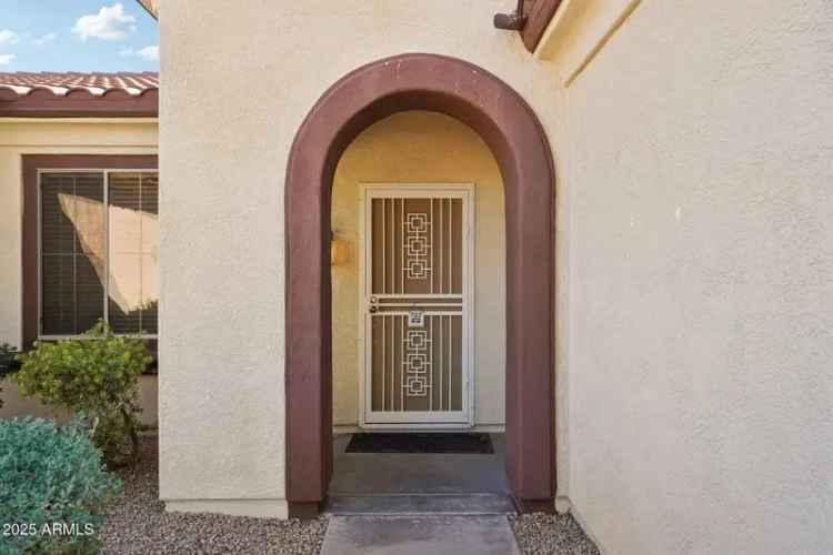 Single-family house For Sale in 19241, North Emerald Cove Way, Surprise, Arizona