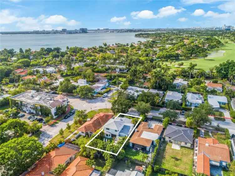 Single-family house For Sale in 646, West 51st Street, Miami Beach, Florida