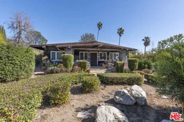 Single-family house For Sale in 1432, Valley View Road, Glendale, California